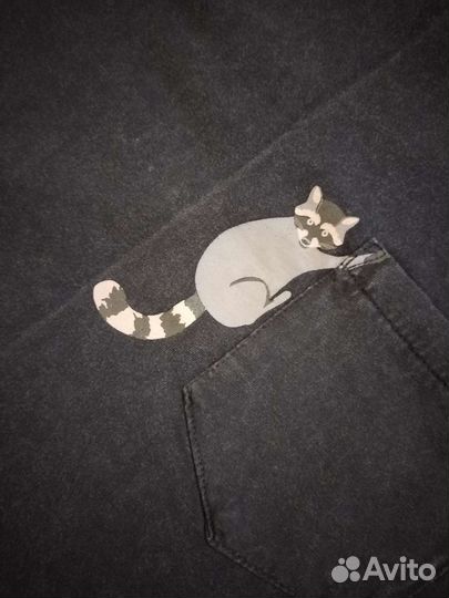 Футболка с енотом