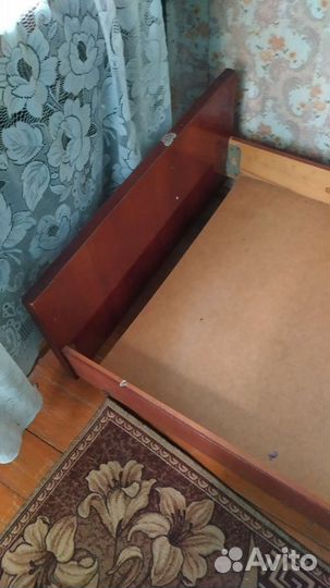 Кровать