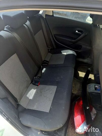 Volkswagen polo Салон