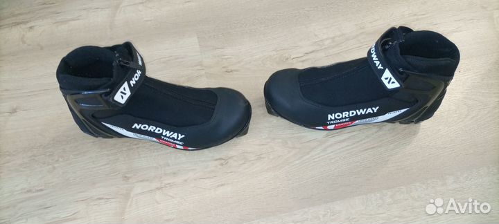 Лыжные ботинки