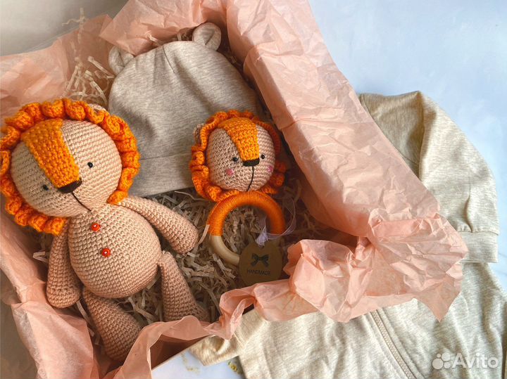 Вязанные игрушки, грызунки и погремушки