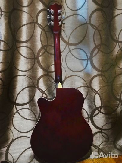 Акустическая гитара