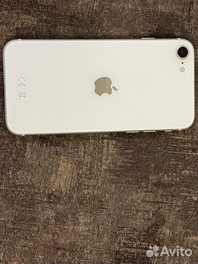 iPhone SE, 64 ГБ