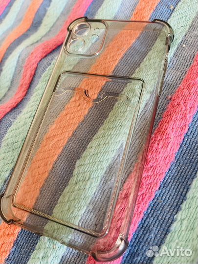 Чехлы на iPhone 11 и 13