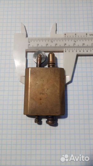 Старинная бензиновая зажигалка