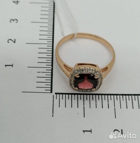 Золотое кольцо с камнем 17,5р