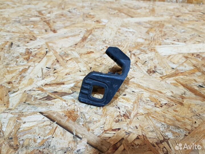 Крепление фары (кронштейн фары) левой BMW 4