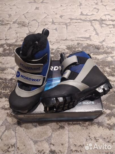 Лыжные ботинки
