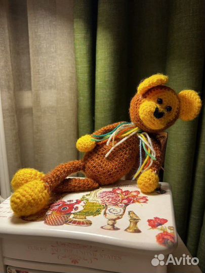 Игрушка ручной работы обезьянка