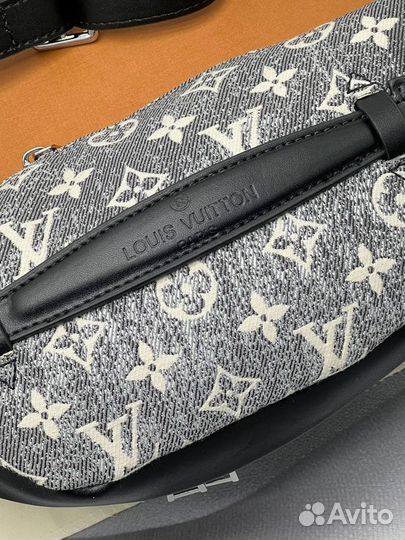 Сумка на пояс Louis Vuitton