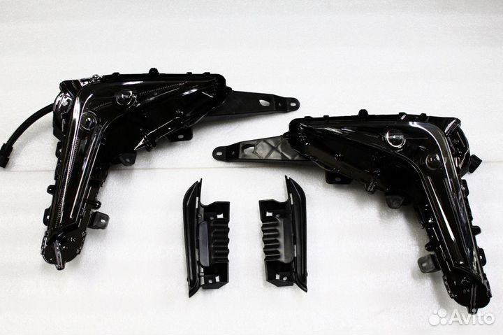 LX570 / LX450d 2016+ Туманки Black Vision M5EN7