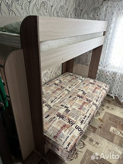 Двухъярусная кровать с диваном