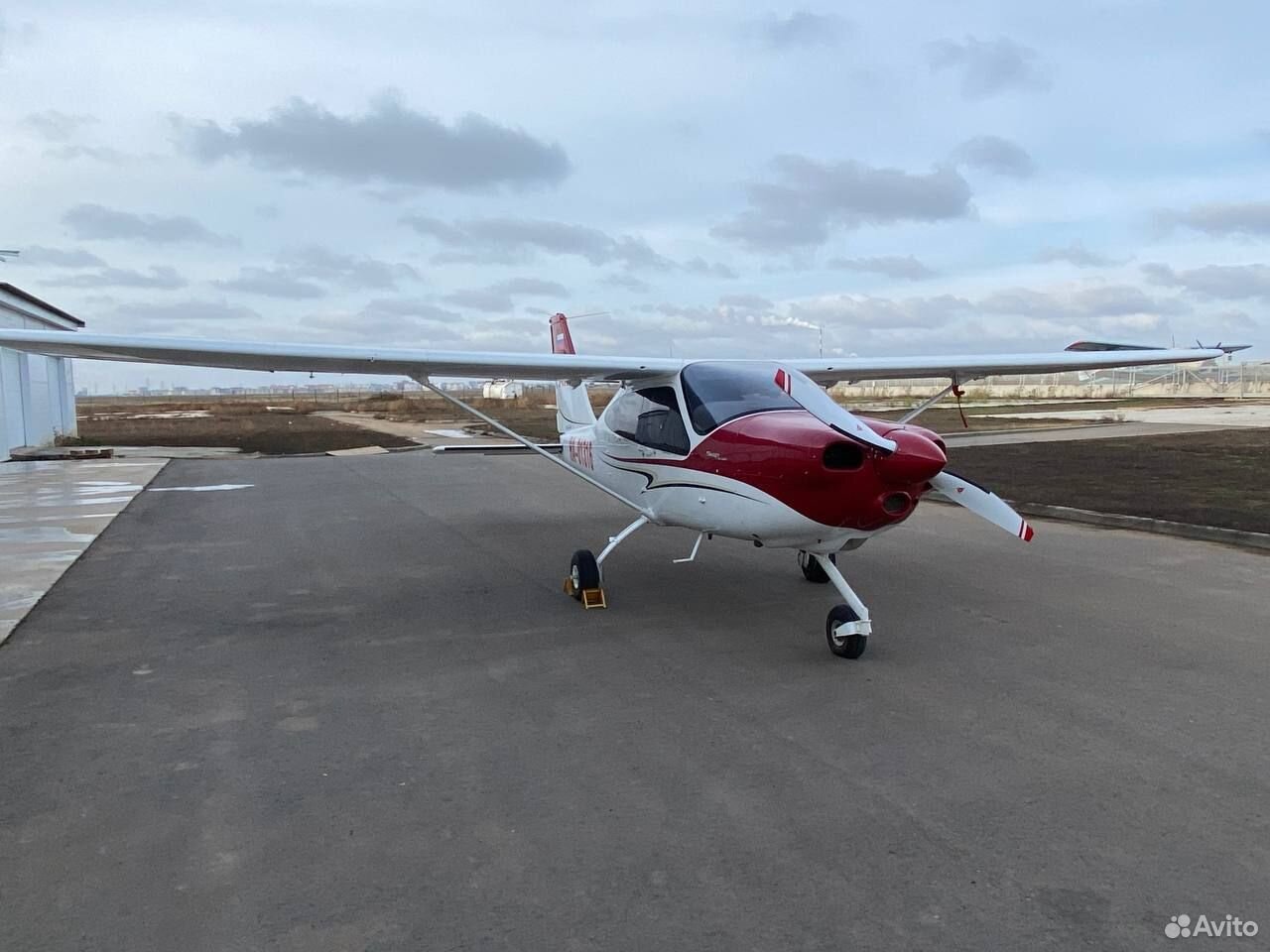Самолет Tecnam P2010