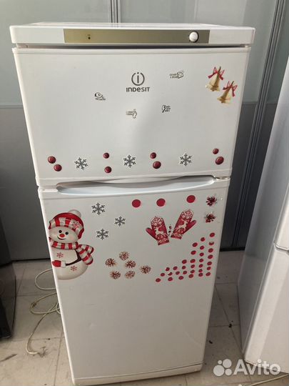 Холодильник Indesit