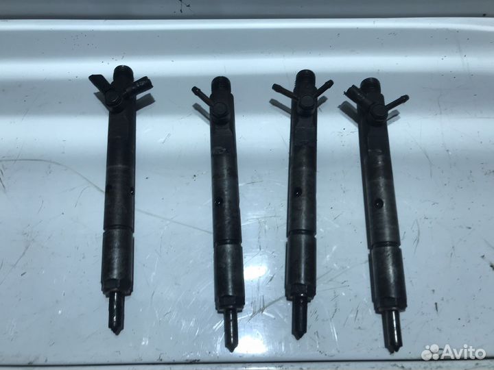 Топливная форсунка Kia Cornival 2.9 G-3