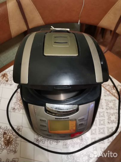 Мультиварка Redmond