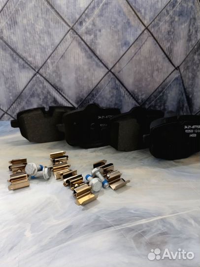Тормозные колодки BMW 34216890353 34216867175