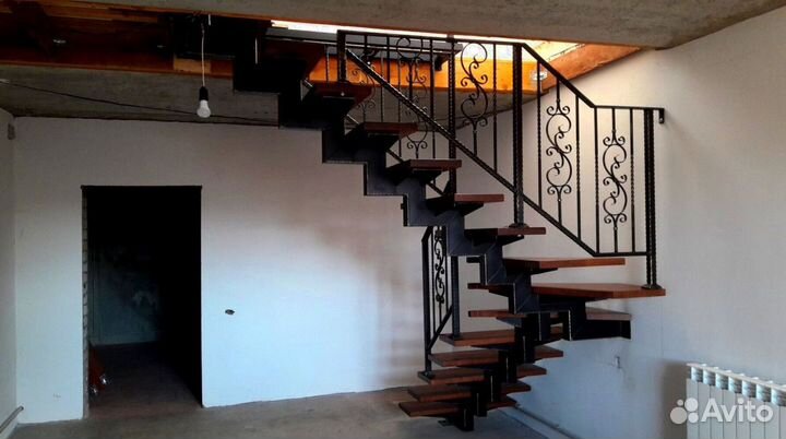 Лестница винтовая с монтажем