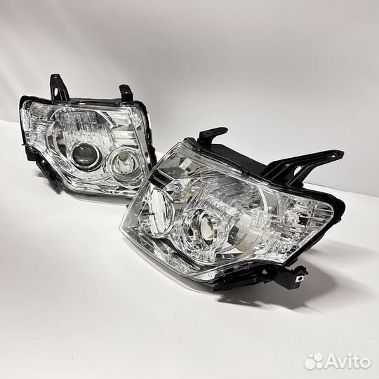 Комплект фар галоген (2 шт) Mitsubishi Pajero 4