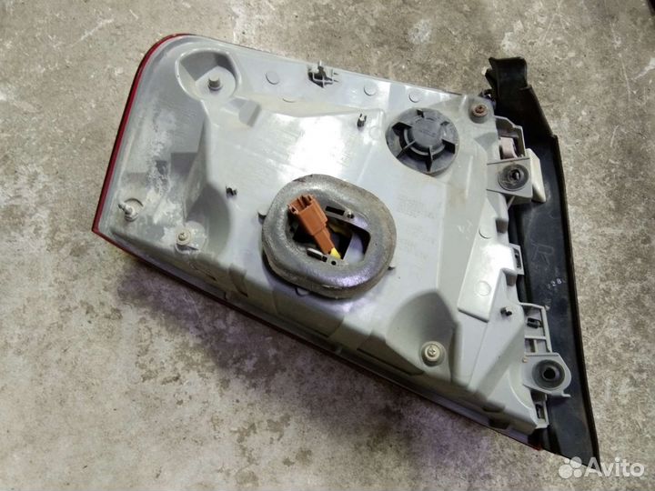 Фонарь задний правый Инфинити M35