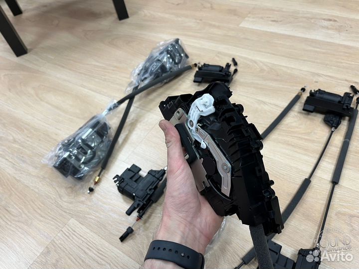 Доводчики дверей Audi