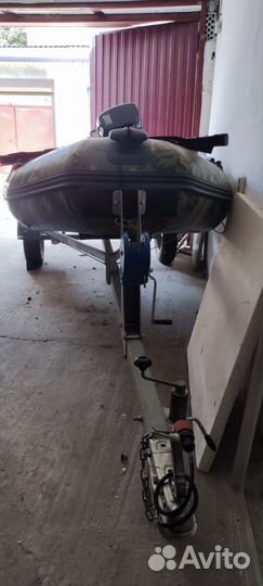 Лодка с мотором