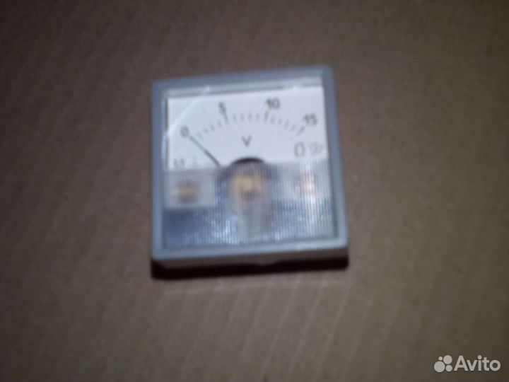 Вольтметры, амперметры, кнопки, выключатели