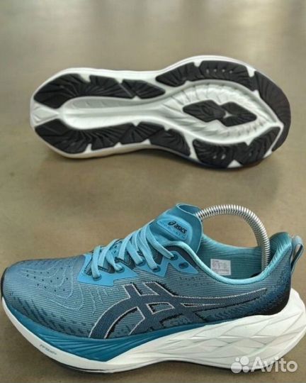 Кроссовки беговые Asics Novablast 4