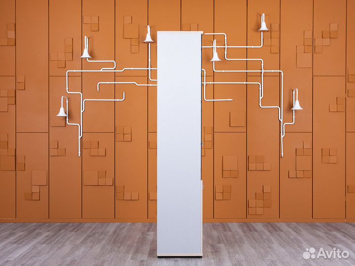 Книжный шкаф