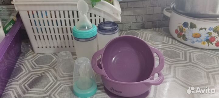 Тарелки и ложка-бутылочка детские