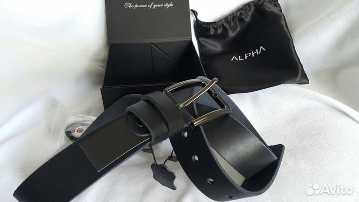 Мужской кожаный ремень черный