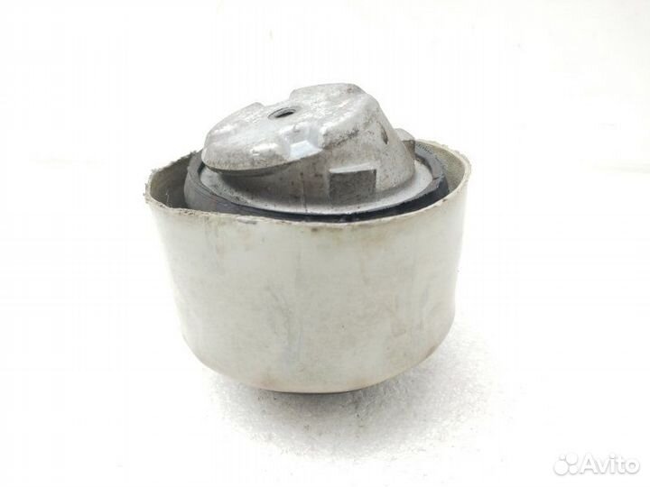 Опора двигателя передняя Mercedes-Benz C-Class