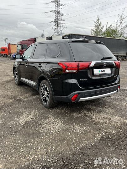 Mitsubishi Outlander 2.0 CVT, 2017, битый, 80 000 км