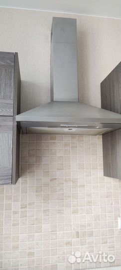 Кухня с техникой бу 2,60м