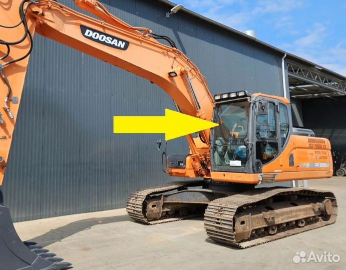 Стекло лобовое верхнее Doosan DX 300 LCA