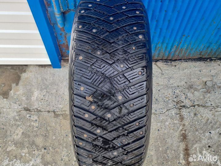 Goodyear UltraGrip Ice Arctic SUV 225/60 R18 104T