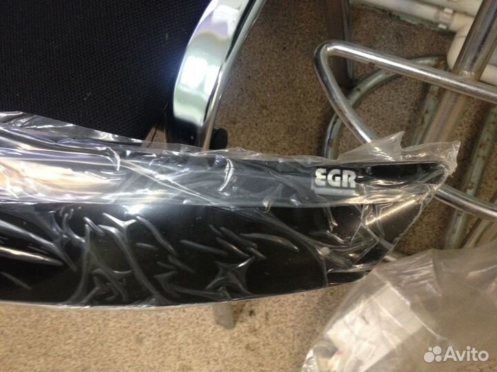 Дефлектор капота Toyota HiLux 10г. - EGR 039201