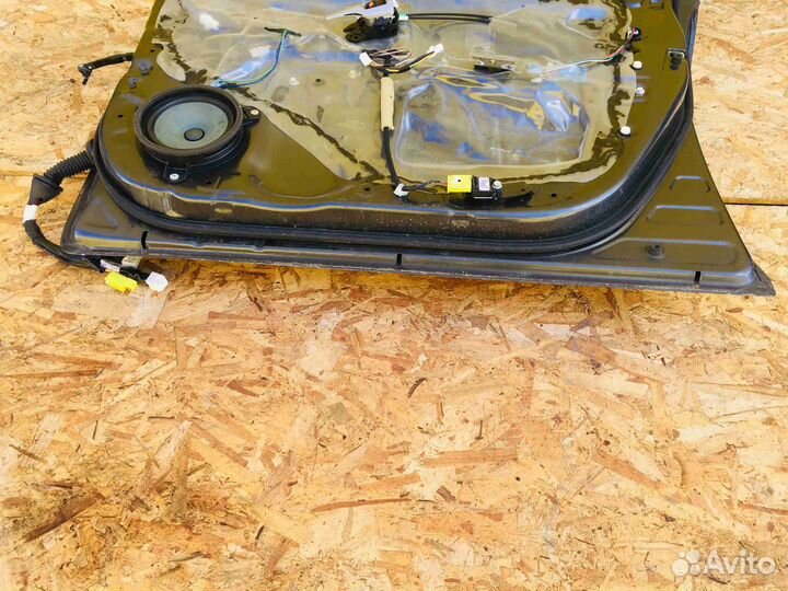 Дверь передняя правая Toyota Corolla NRE150 Серыйв