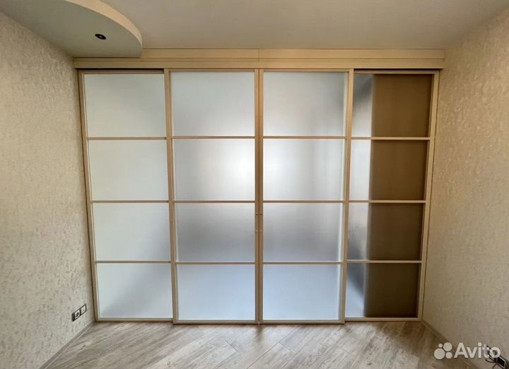 Двери купе в нишу