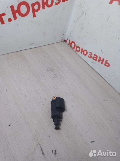 Датчик стоп сигнала Opel Vectra B