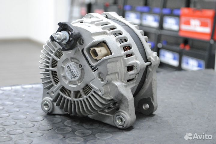 Генератор Renault Master 2.3 DCi б/у 185А