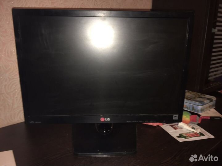 Монитор LG рабочий VGA 19 дюймов