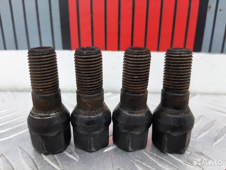 Болт Peugeot 206 рест. 2009 701601139B