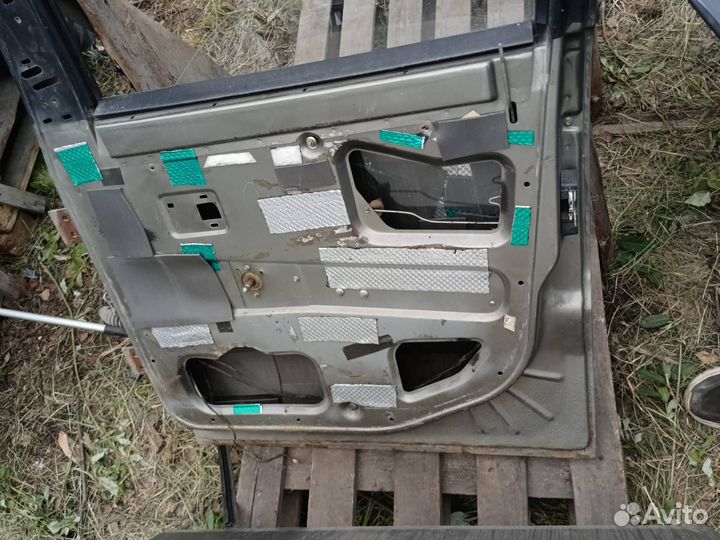 Дверь передняя правая LADA 2120 Надежда 2001