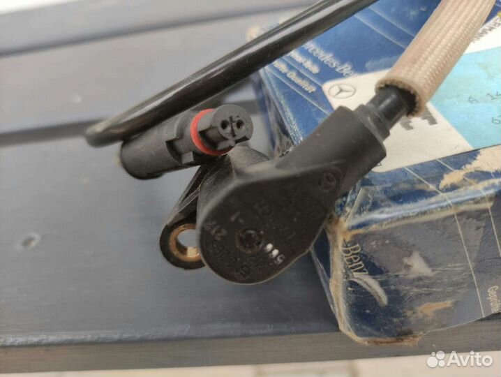 Mercedes 140 датчик абс задний левый