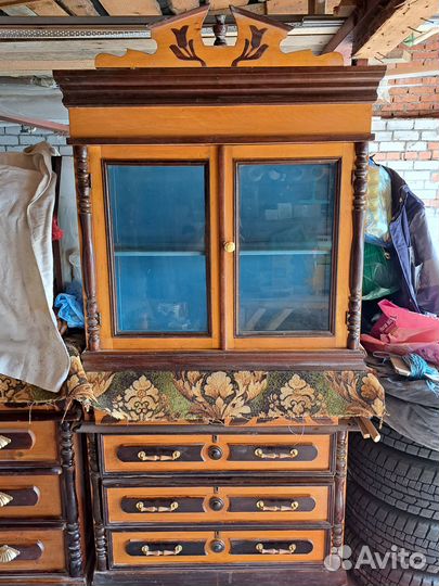 Шкаф сервант