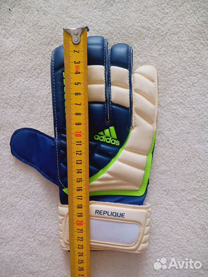 Вратарские перчатки Adidas