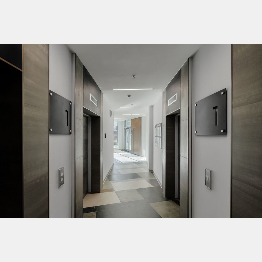 2-к. квартира, 84 м², 49/51 эт.