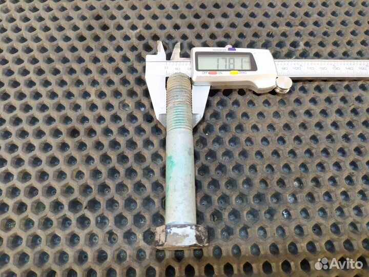 Комплект болтов реактивной тяги