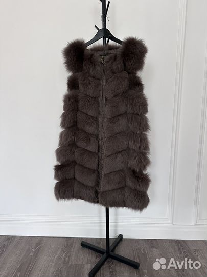Жилет меховой из песца
